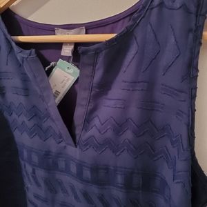 Blue pattern split neck shirt